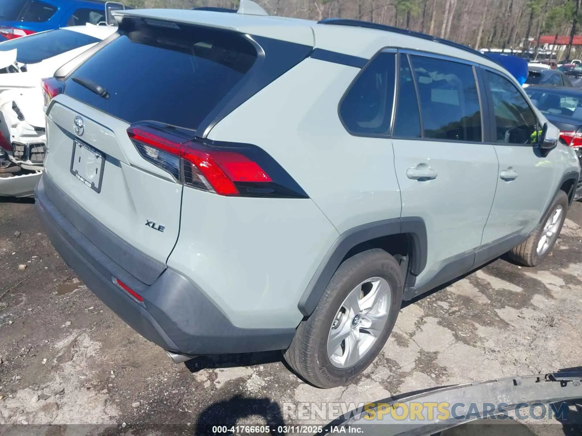 4 Photograph of a damaged car 2T3W1RFV8LC082818 TOYOTA RAV4 2020