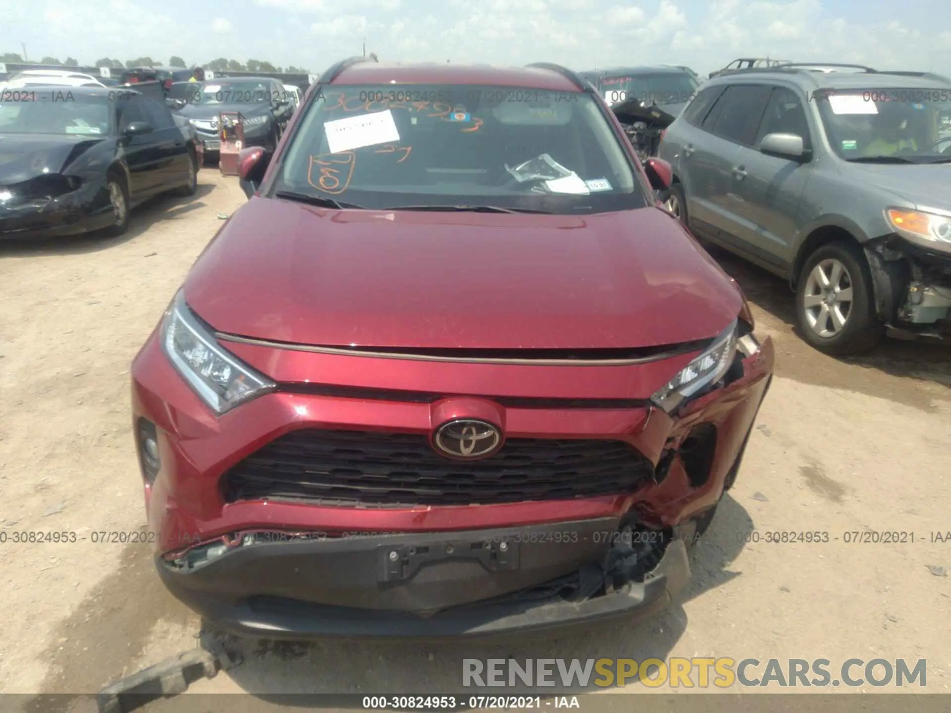 6 Photograph of a damaged car 2T3W1RFV8LW060090 TOYOTA RAV4 2020