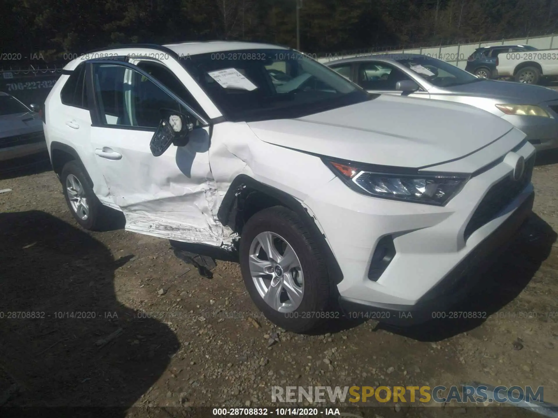 1 Photograph of a damaged car 2T3W1RFV8LW067668 TOYOTA RAV4 2020
