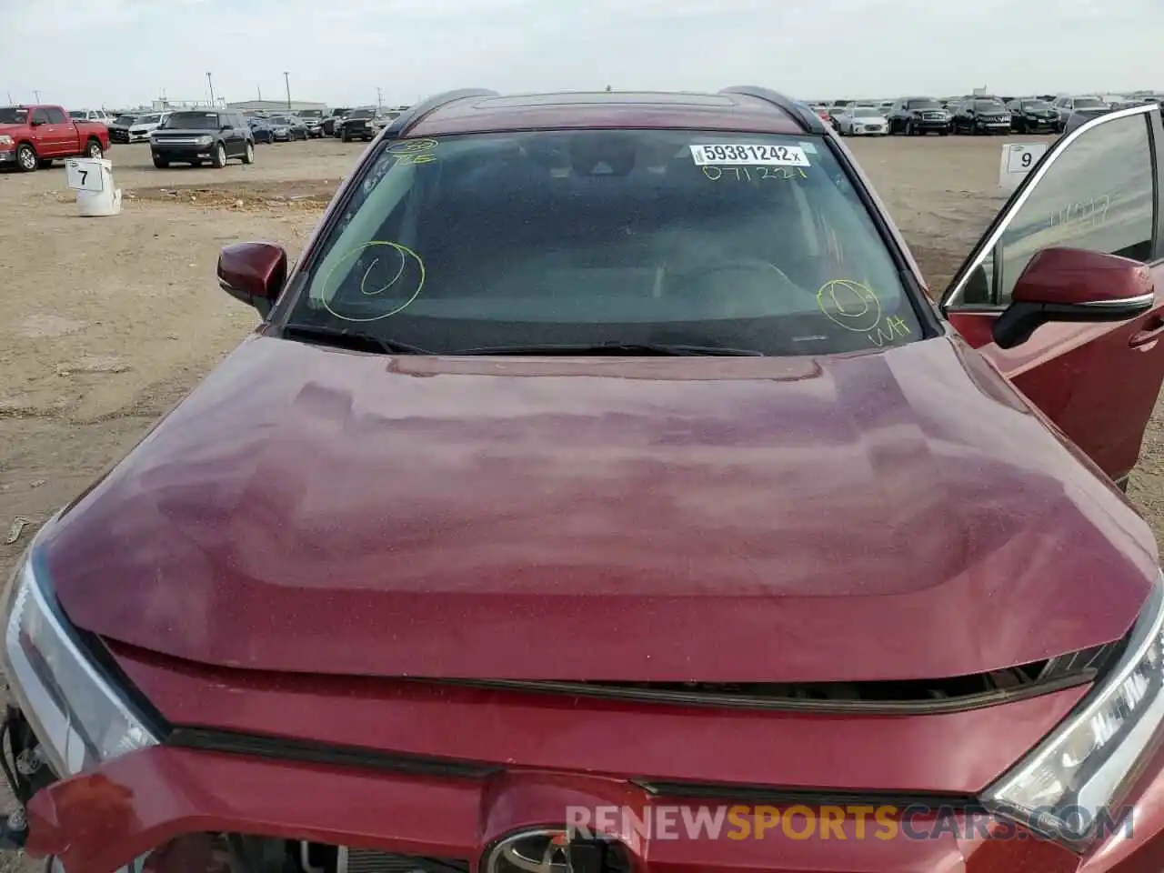 7 Photograph of a damaged car 2T3W1RFV8LW071221 TOYOTA RAV4 2020