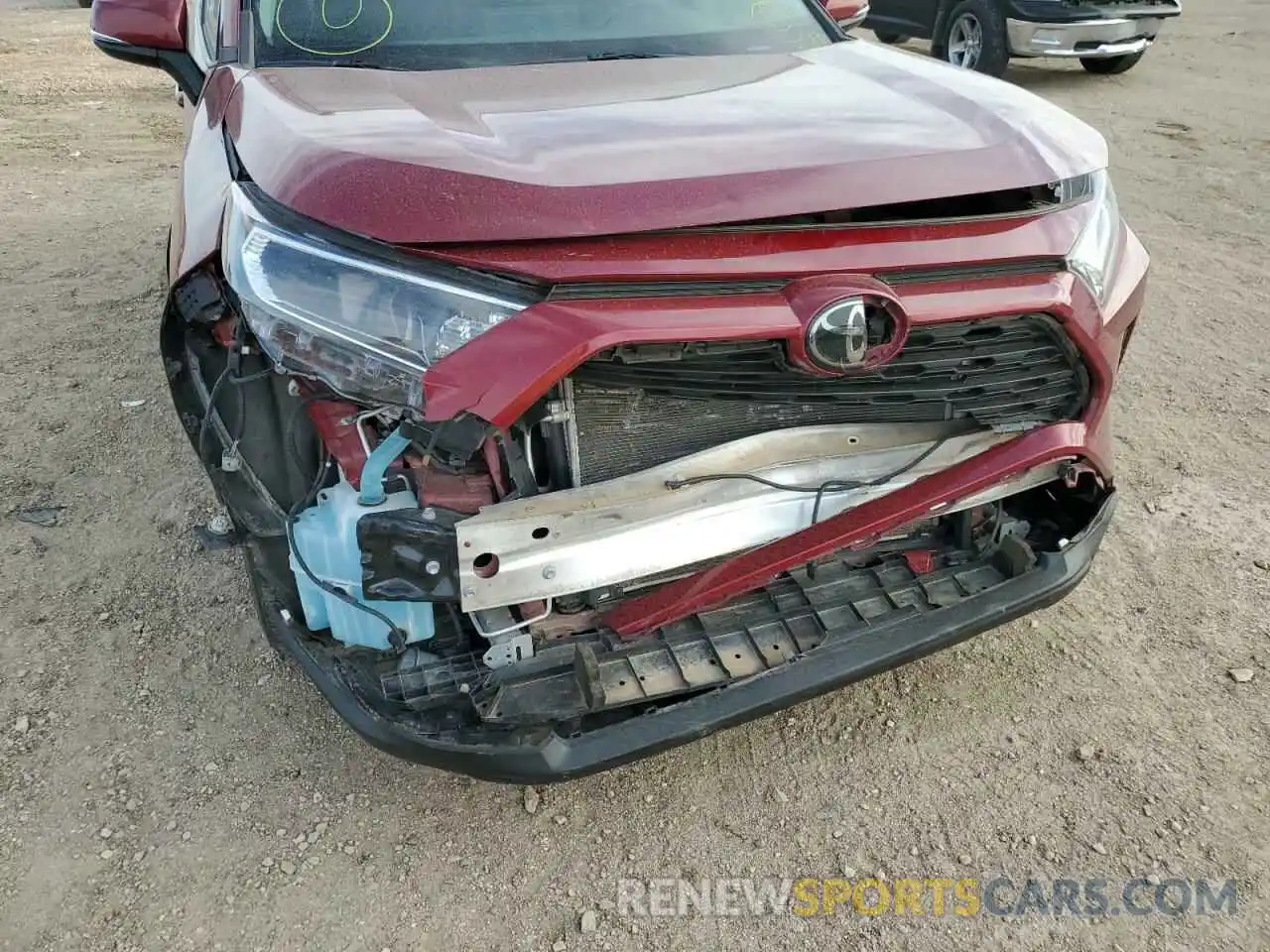 9 Photograph of a damaged car 2T3W1RFV8LW071221 TOYOTA RAV4 2020