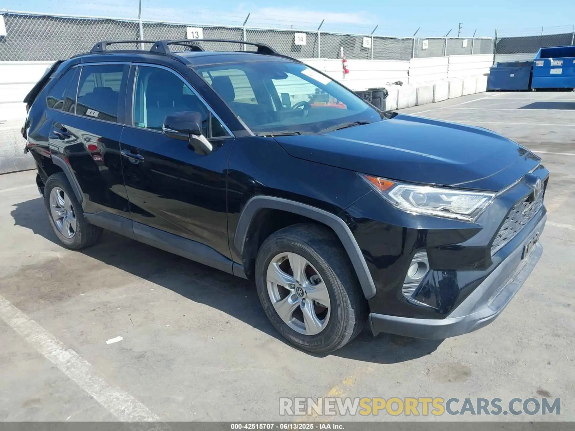 1 Photograph of a damaged car 2T3W1RFV8LW079304 TOYOTA RAV4 2020