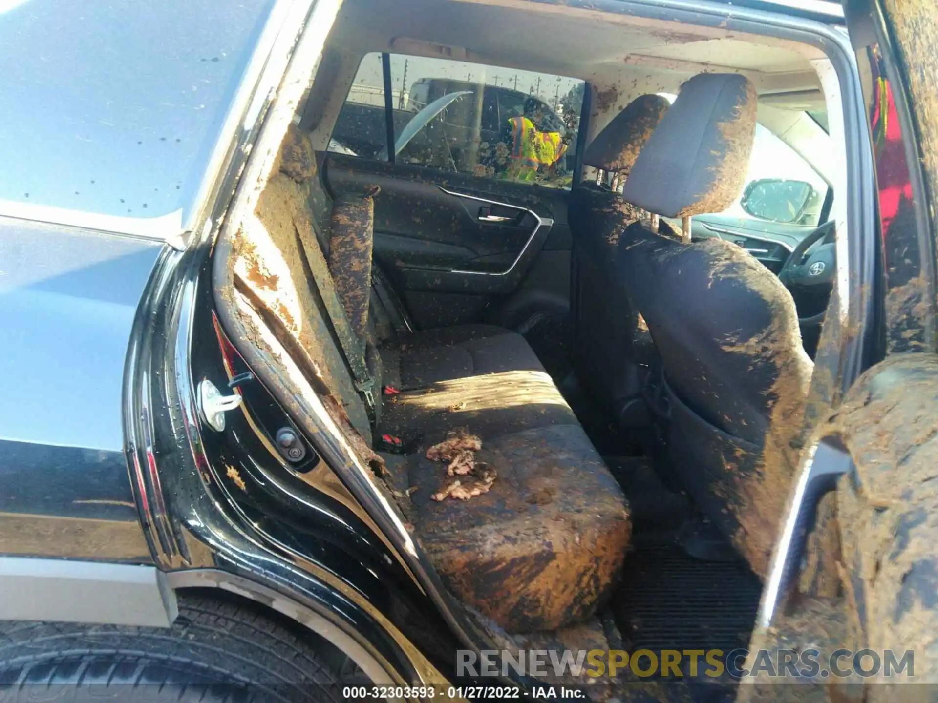 8 Photograph of a damaged car 2T3W1RFV8LW083384 TOYOTA RAV4 2020