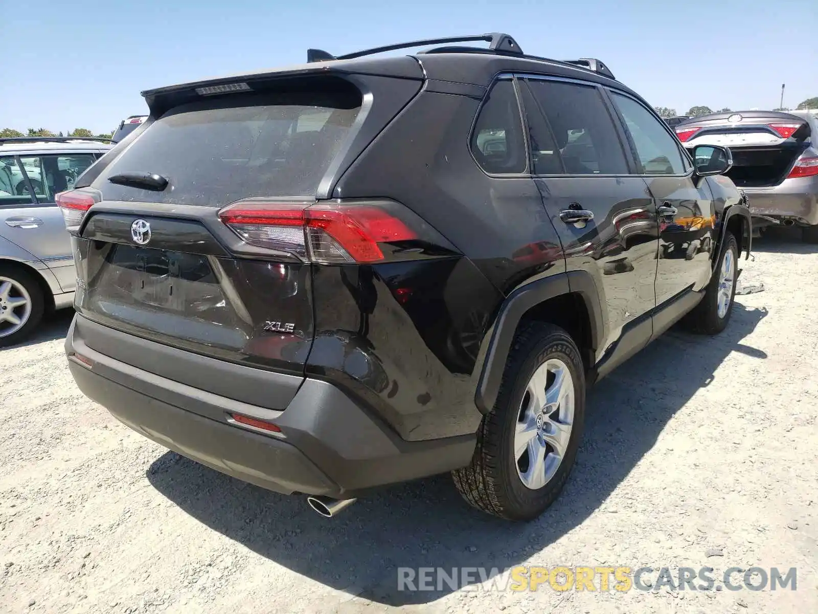 4 Photograph of a damaged car 2T3W1RFV8LW102483 TOYOTA RAV4 2020