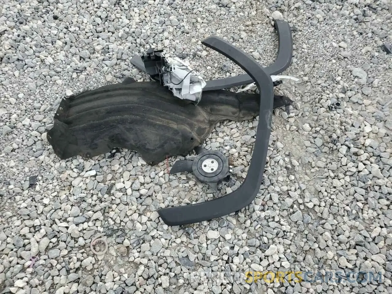 15 Photograph of a damaged car 2T3W1RFV9LC039573 TOYOTA RAV4 2020