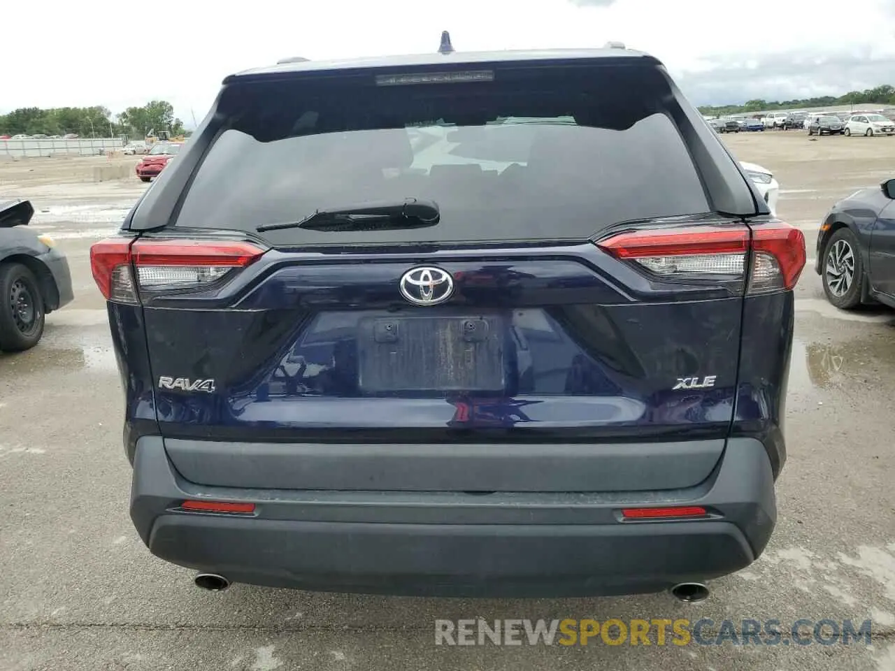 6 Photograph of a damaged car 2T3W1RFV9LC052081 TOYOTA RAV4 2020