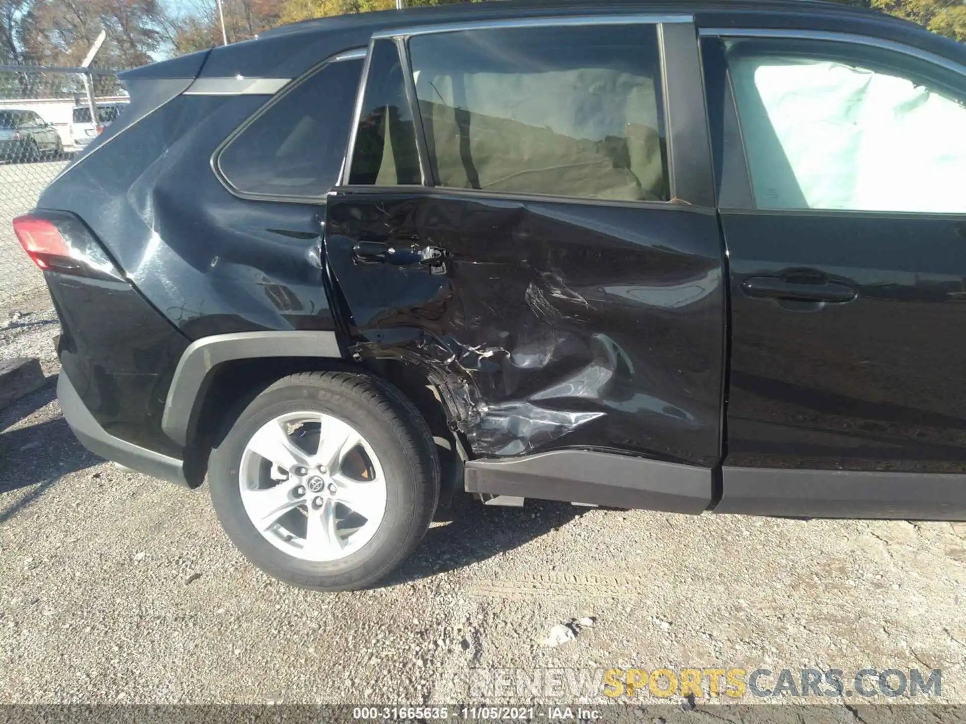 6 Photograph of a damaged car 2T3W1RFV9LC053103 TOYOTA RAV4 2020