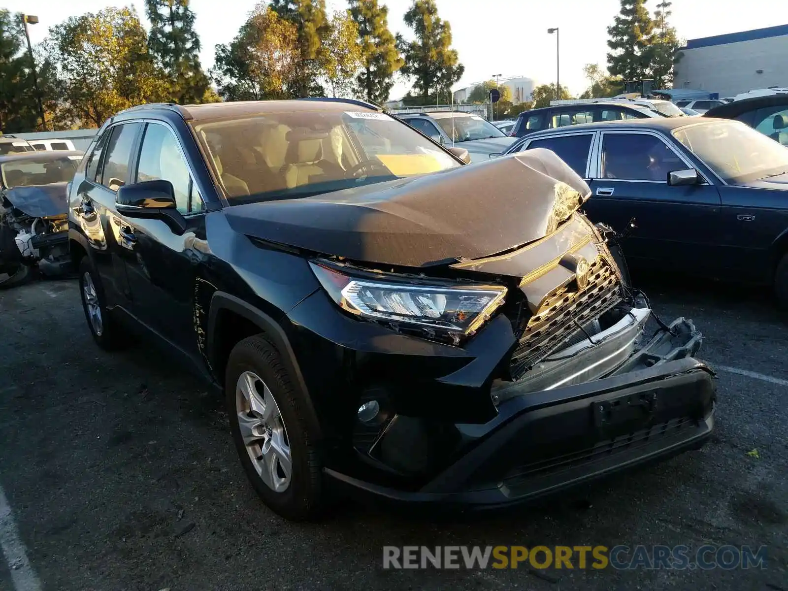 1 Photograph of a damaged car 2T3W1RFV9LW061863 TOYOTA RAV4 2020