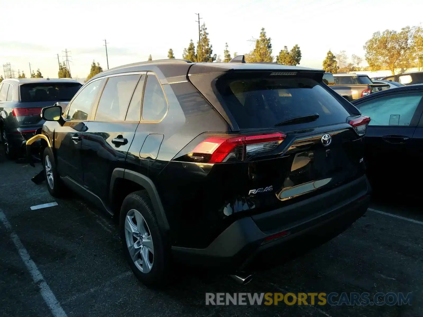 3 Photograph of a damaged car 2T3W1RFV9LW061863 TOYOTA RAV4 2020