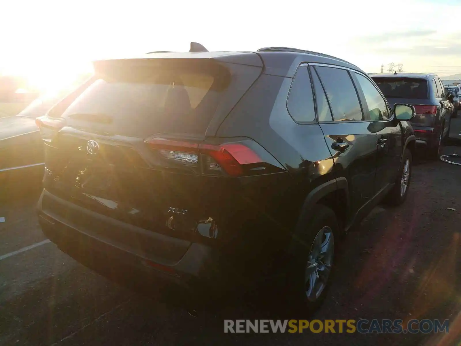 4 Photograph of a damaged car 2T3W1RFV9LW061863 TOYOTA RAV4 2020