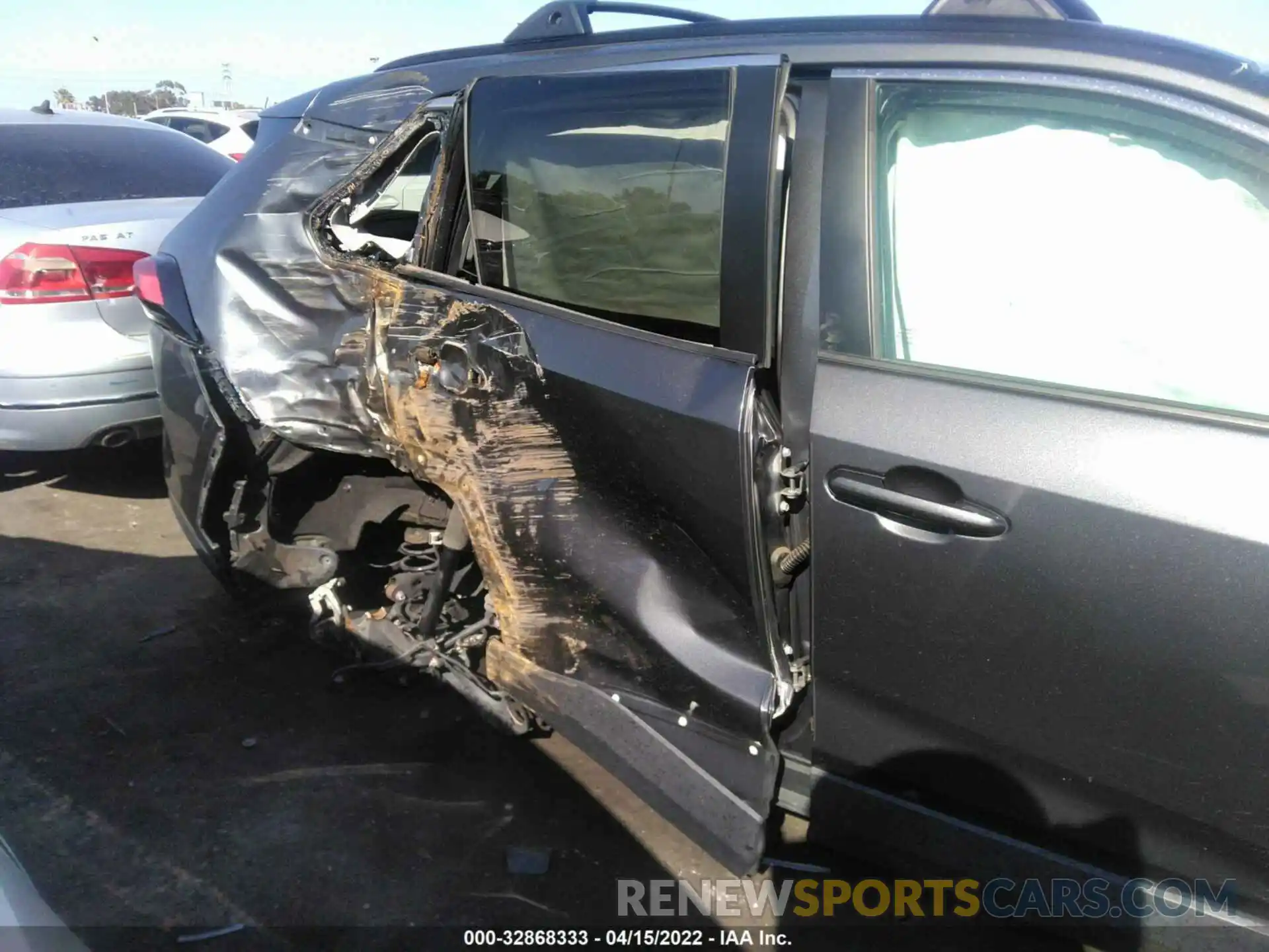 6 Photograph of a damaged car 2T3W1RFV9LW063970 TOYOTA RAV4 2020