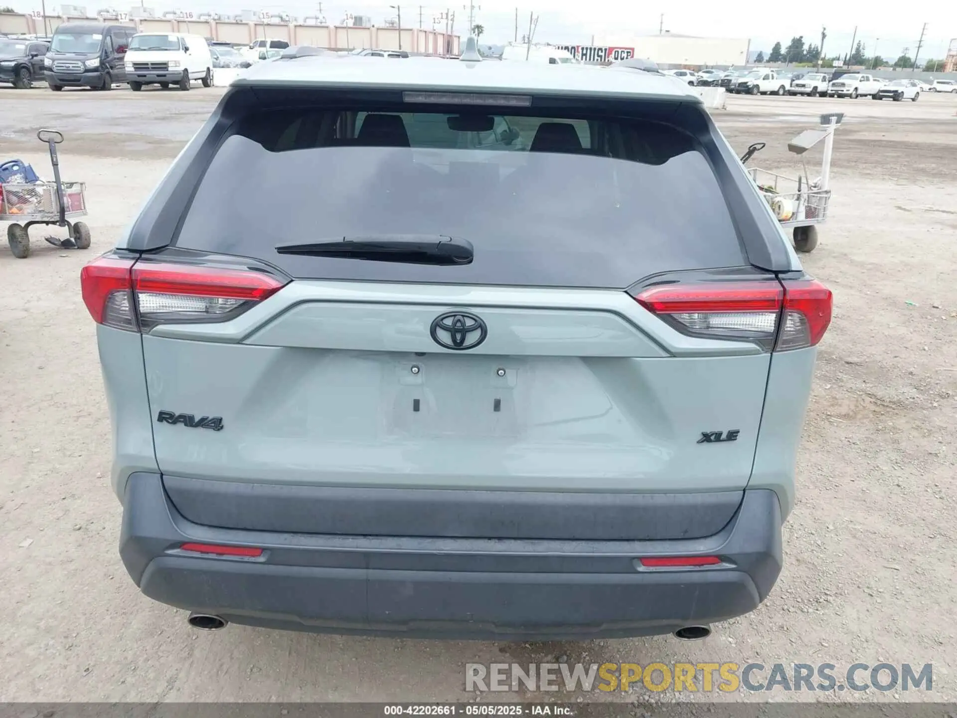 16 Photograph of a damaged car 2T3W1RFV9LW067906 TOYOTA RAV4 2020