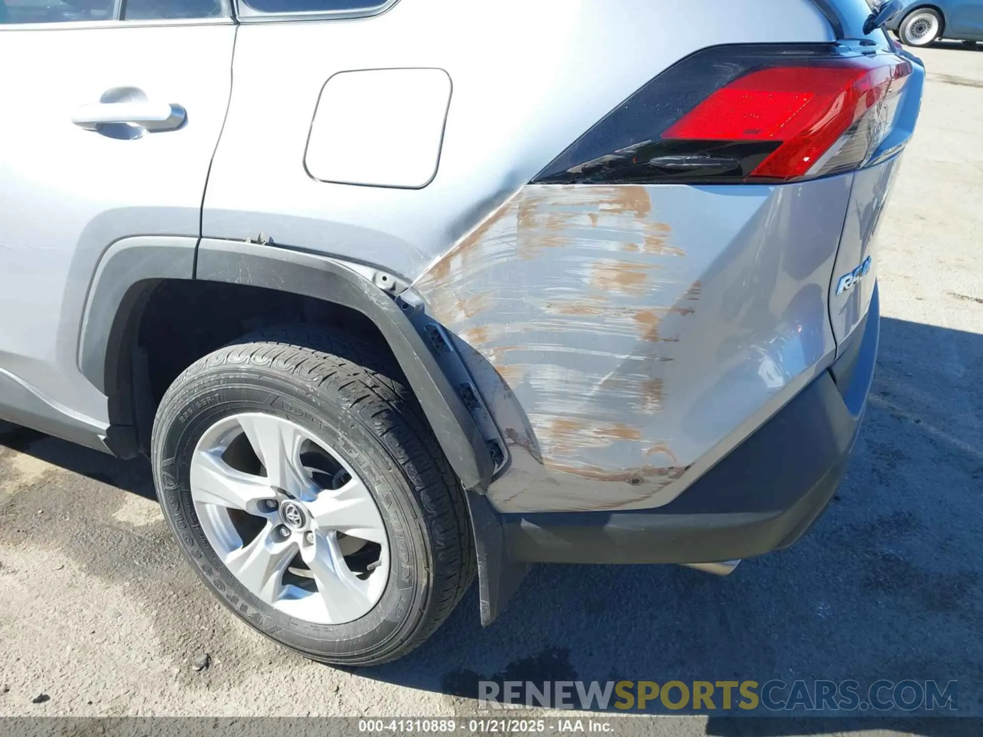 12 Photograph of a damaged car 2T3W1RFV9LW087203 TOYOTA RAV4 2020