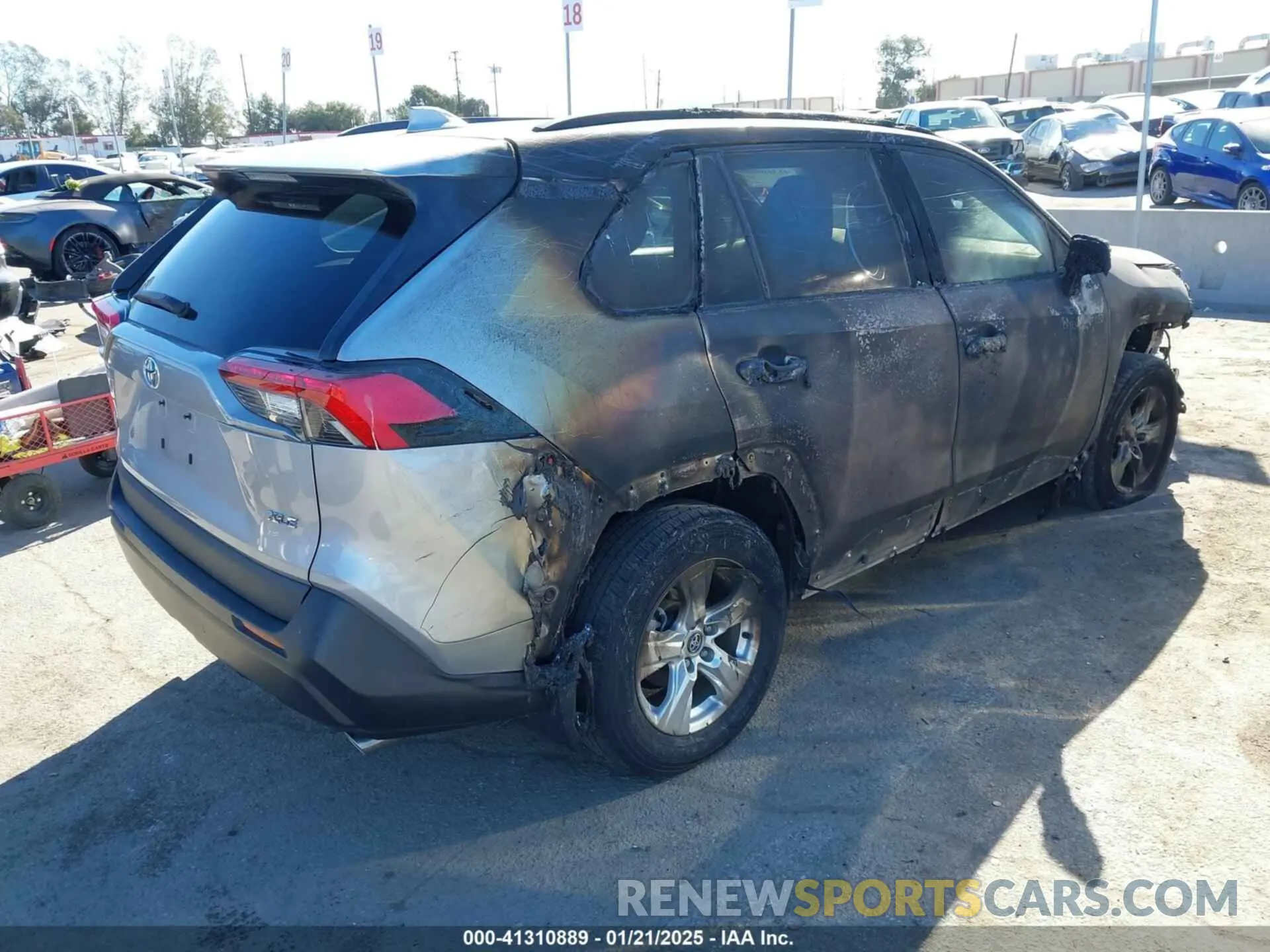4 Photograph of a damaged car 2T3W1RFV9LW087203 TOYOTA RAV4 2020