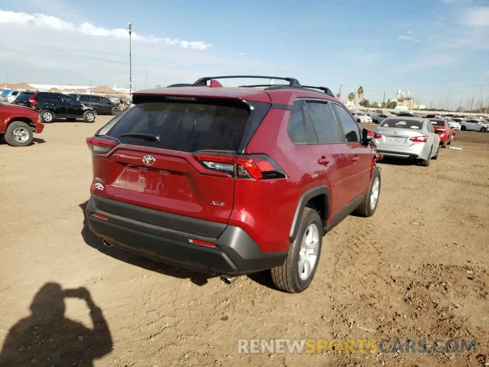 4 Photograph of a damaged car 2T3W1RFV9LW090005 TOYOTA RAV4 2020