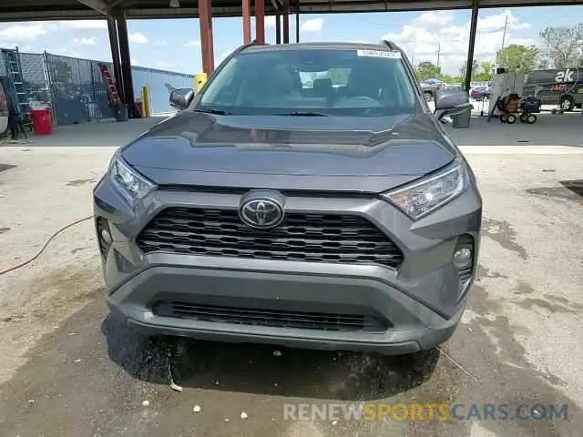 14 Photograph of a damaged car 2T3W1RFV9LW090456 TOYOTA RAV4 2020