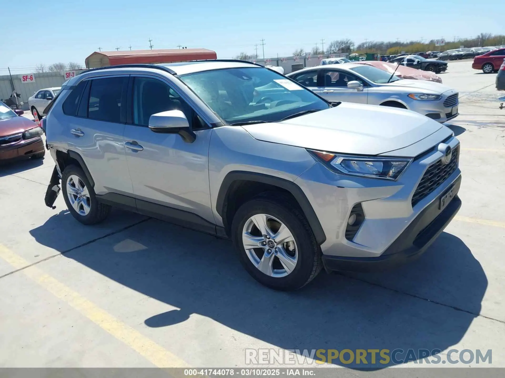 1 Photograph of a damaged car 2T3W1RFV9LW090537 TOYOTA RAV4 2020