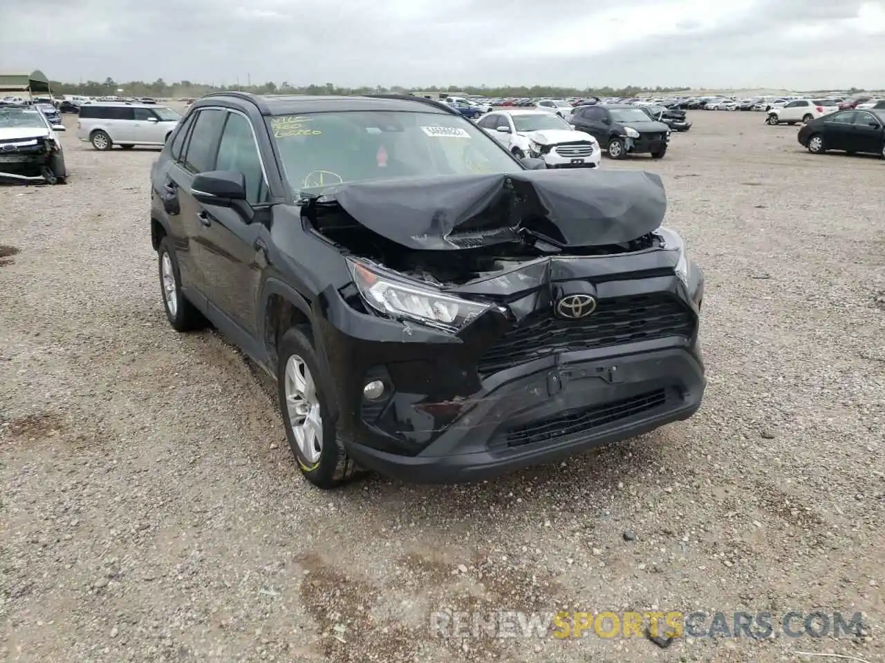 1 Photograph of a damaged car 2T3W1RFV9LW094992 TOYOTA RAV4 2020