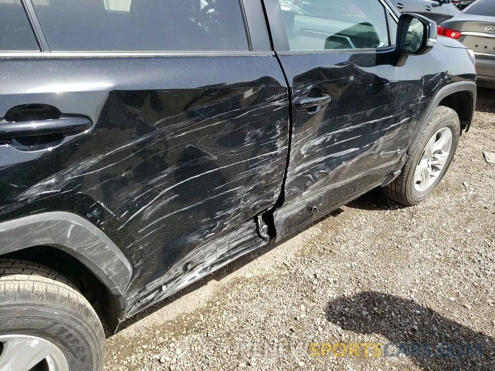 9 Photograph of a damaged car 2T3W1RFV9LW097276 TOYOTA RAV4 2020