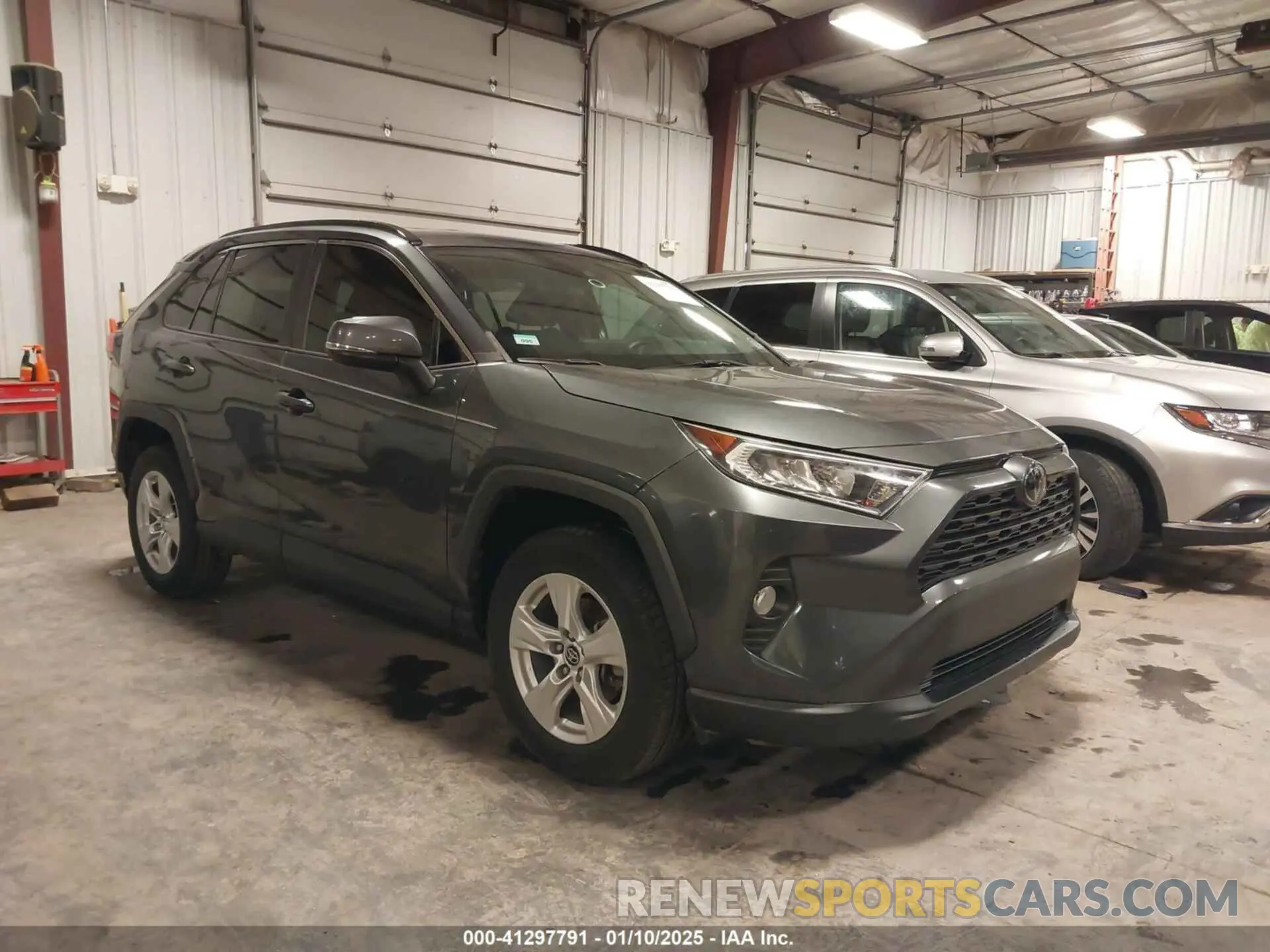 1 Photograph of a damaged car 2T3W1RFVXLC037931 TOYOTA RAV4 2020