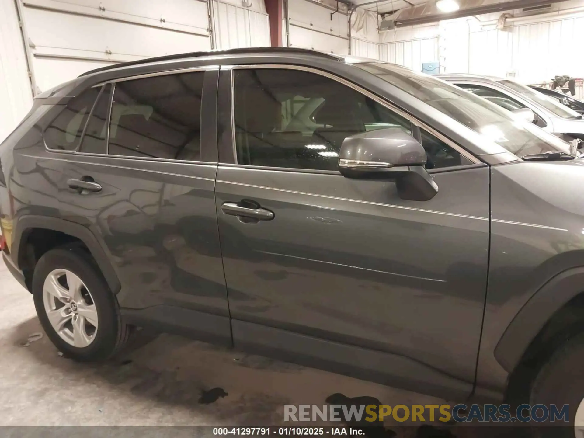 13 Photograph of a damaged car 2T3W1RFVXLC037931 TOYOTA RAV4 2020