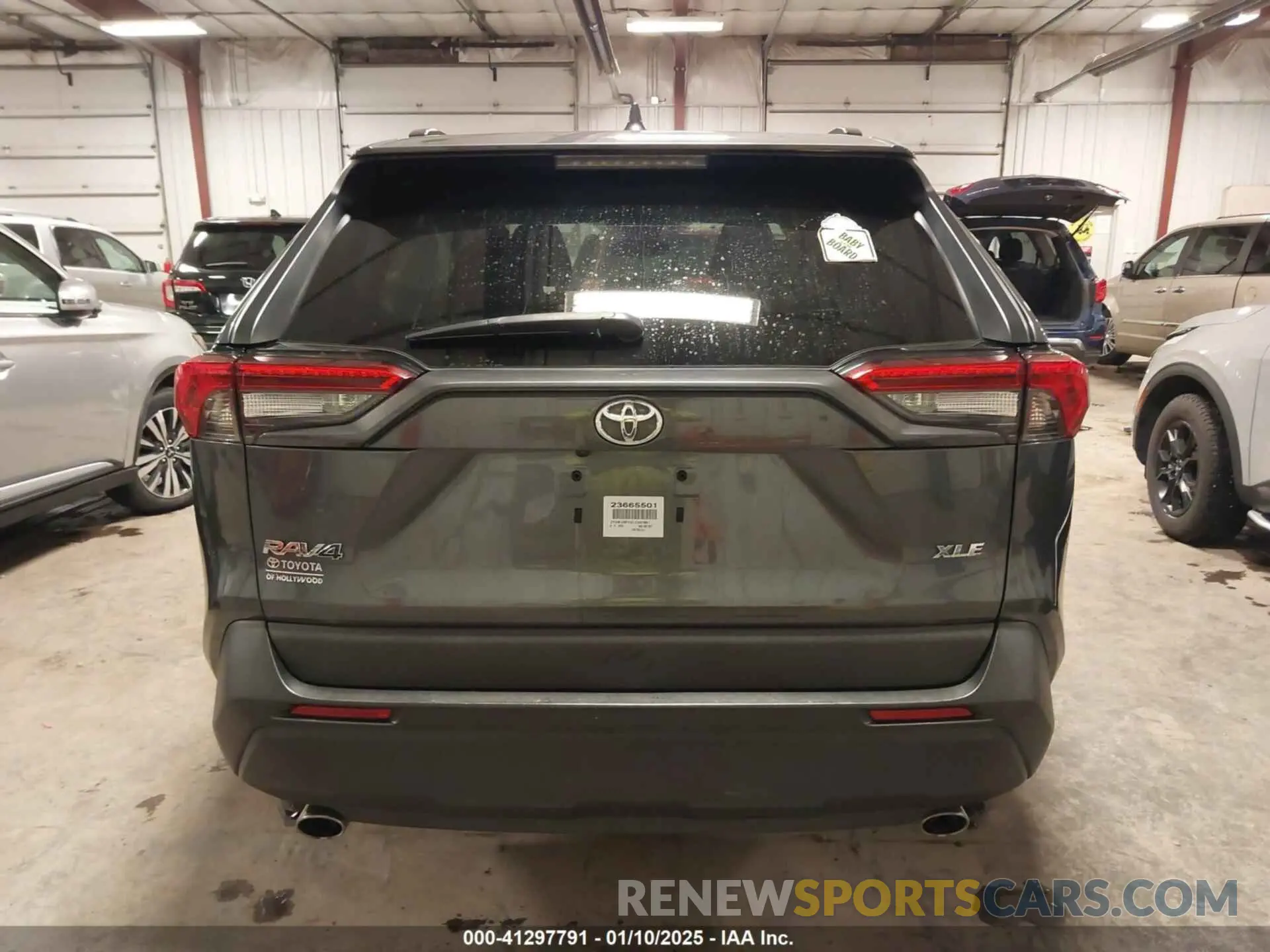 16 Photograph of a damaged car 2T3W1RFVXLC037931 TOYOTA RAV4 2020