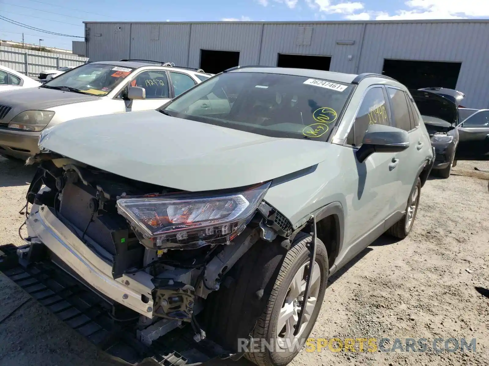 2 Photograph of a damaged car 2T3W1RFVXLC039906 TOYOTA RAV4 2020