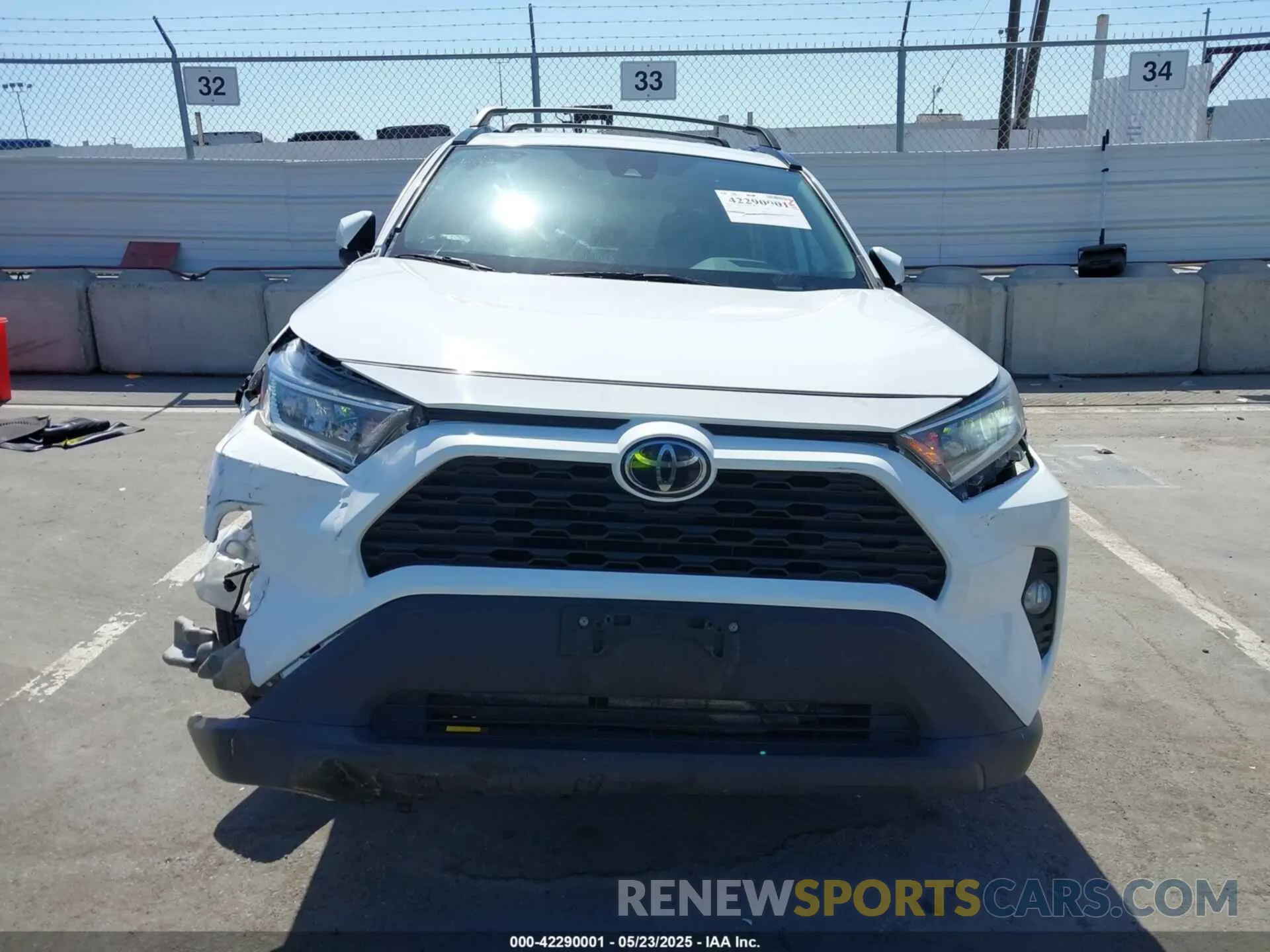 13 Photograph of a damaged car 2T3W1RFVXLC040120 TOYOTA RAV4 2020