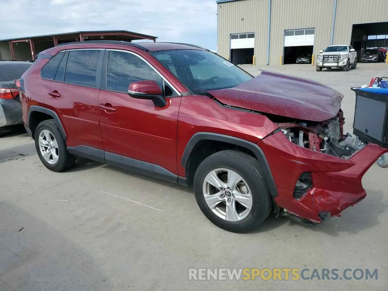 4 Photograph of a damaged car 2T3W1RFVXLC042403 TOYOTA RAV4 2020