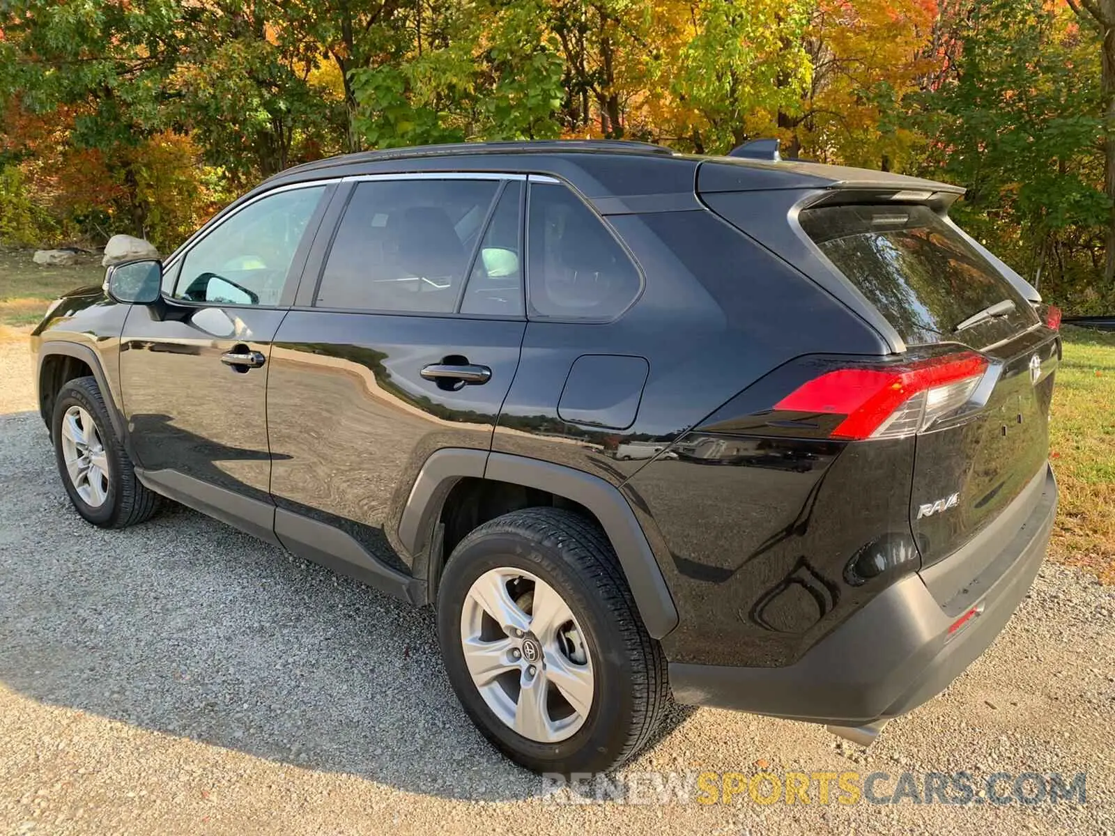 6 Photograph of a damaged car 2T3W1RFVXLC045902 TOYOTA RAV4 2020