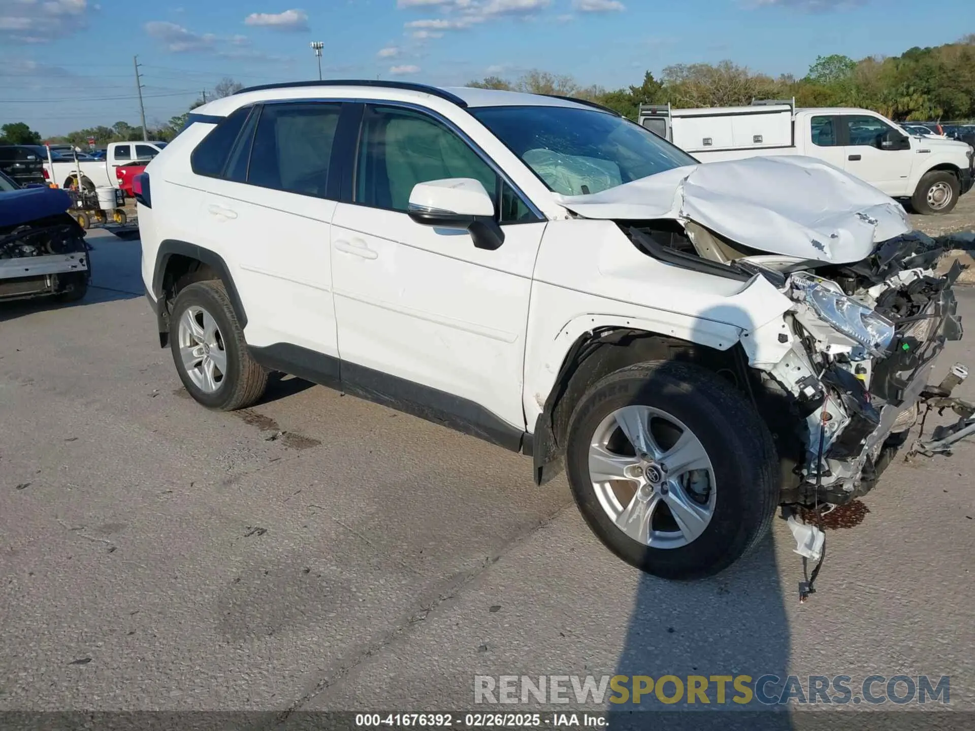 1 Photograph of a damaged car 2T3W1RFVXLC050470 TOYOTA RAV4 2020
