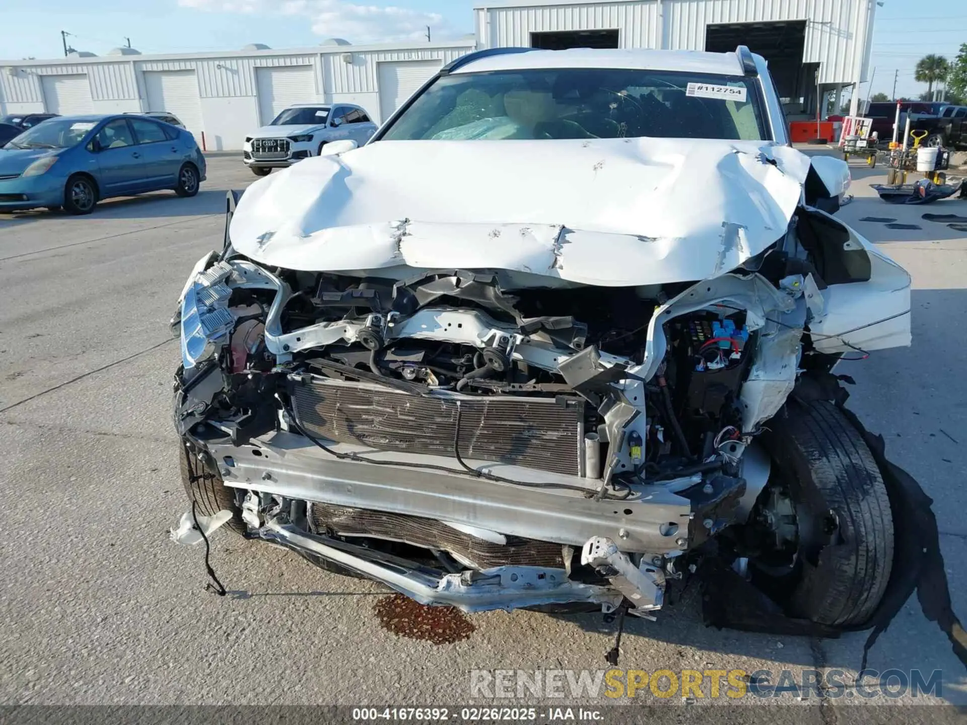 11 Photograph of a damaged car 2T3W1RFVXLC050470 TOYOTA RAV4 2020