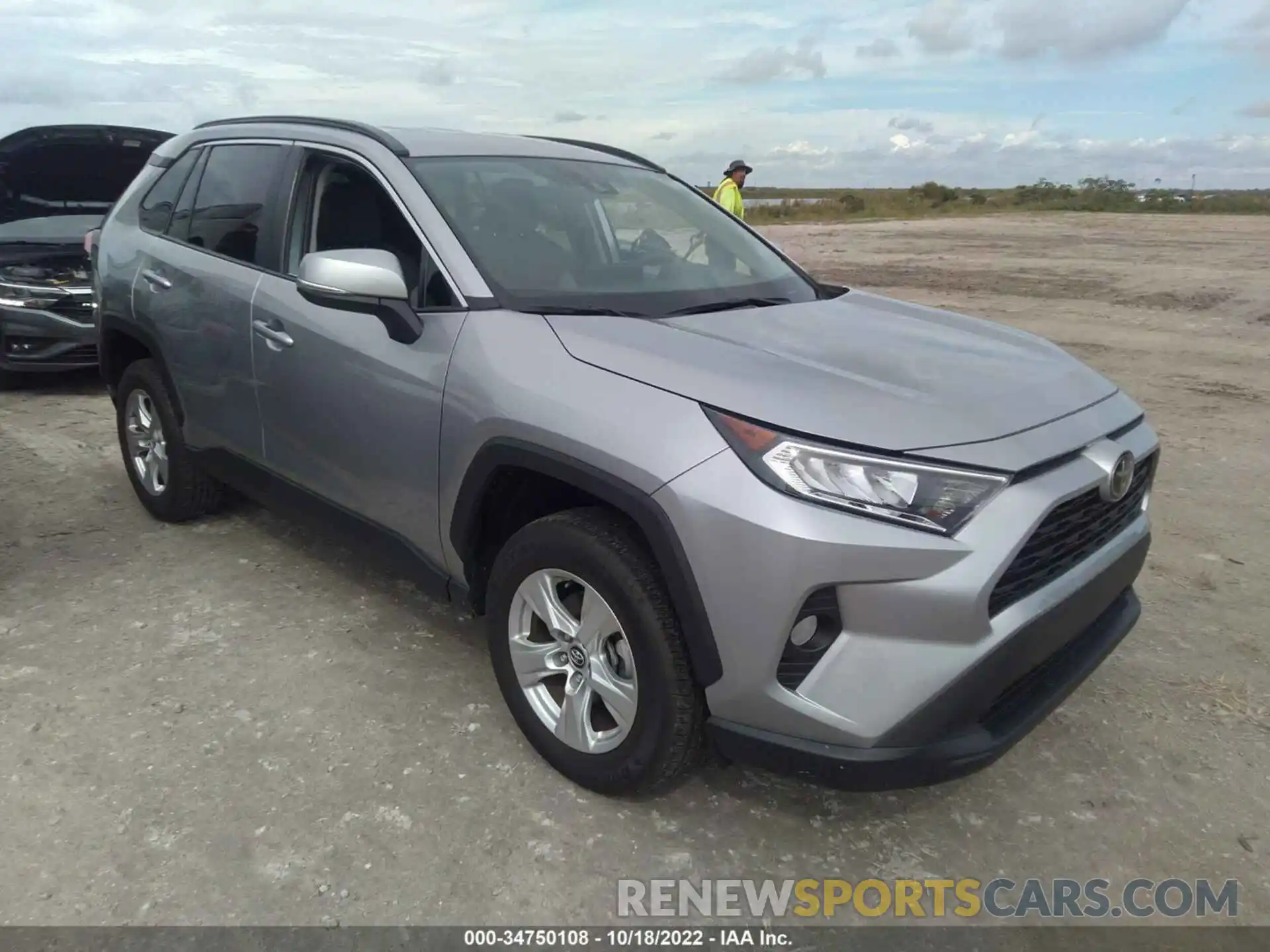 1 Photograph of a damaged car 2T3W1RFVXLC050713 TOYOTA RAV4 2020