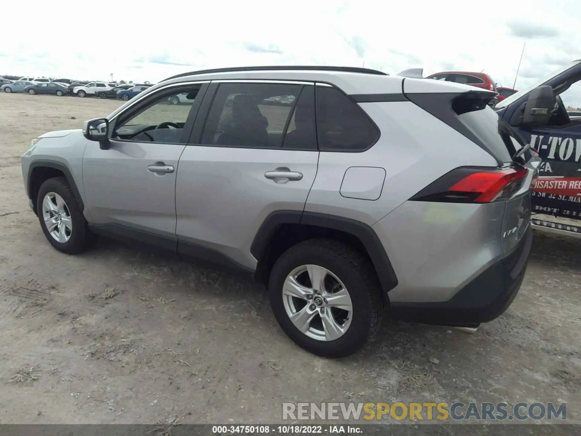 3 Photograph of a damaged car 2T3W1RFVXLC050713 TOYOTA RAV4 2020