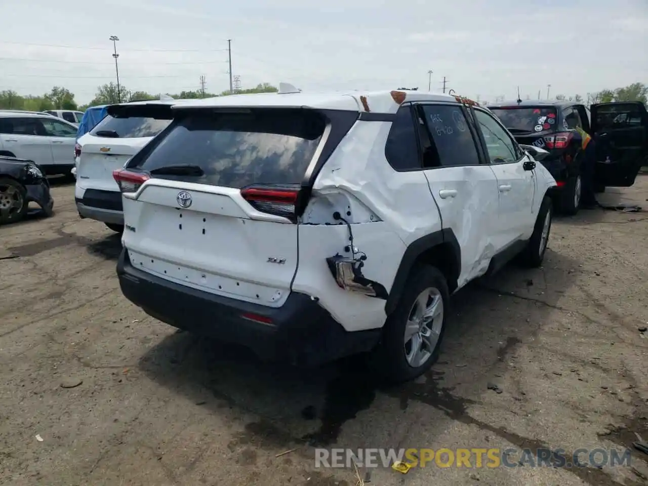 4 Photograph of a damaged car 2T3W1RFVXLC051635 TOYOTA RAV4 2020