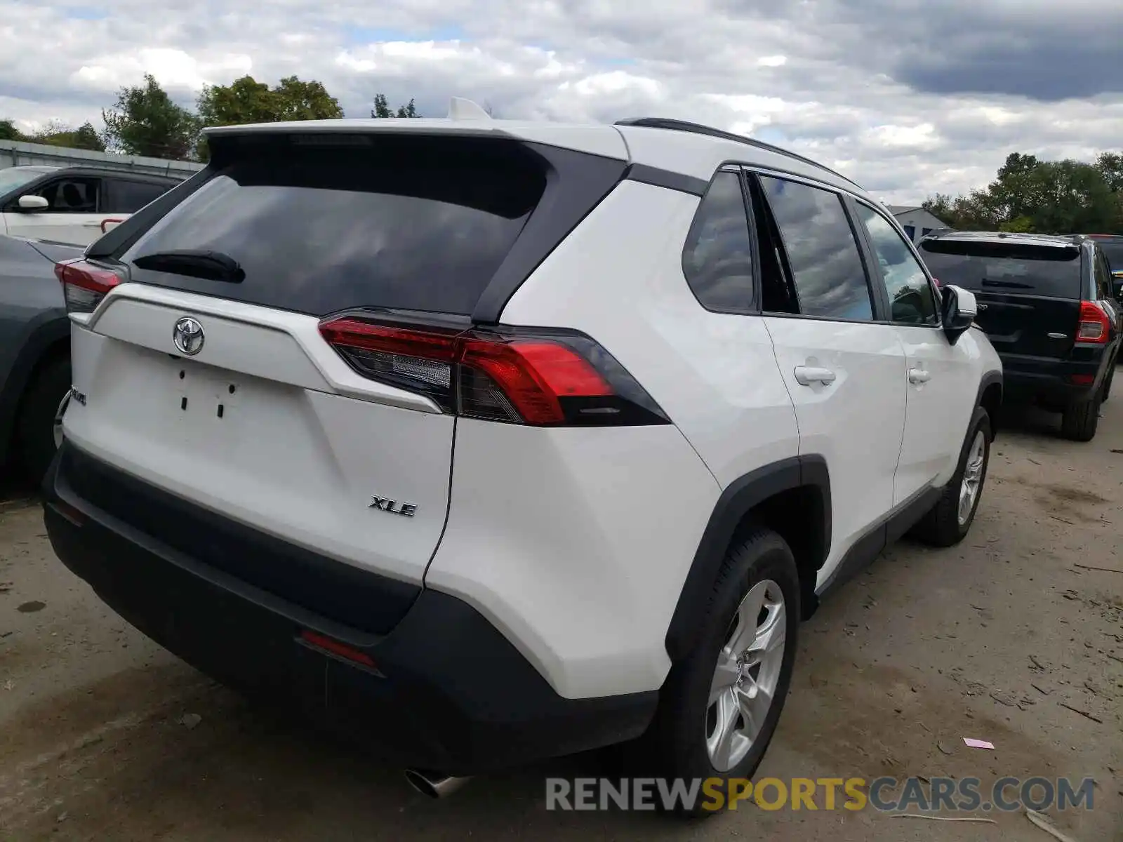 4 Photograph of a damaged car 2T3W1RFVXLC052459 TOYOTA RAV4 2020