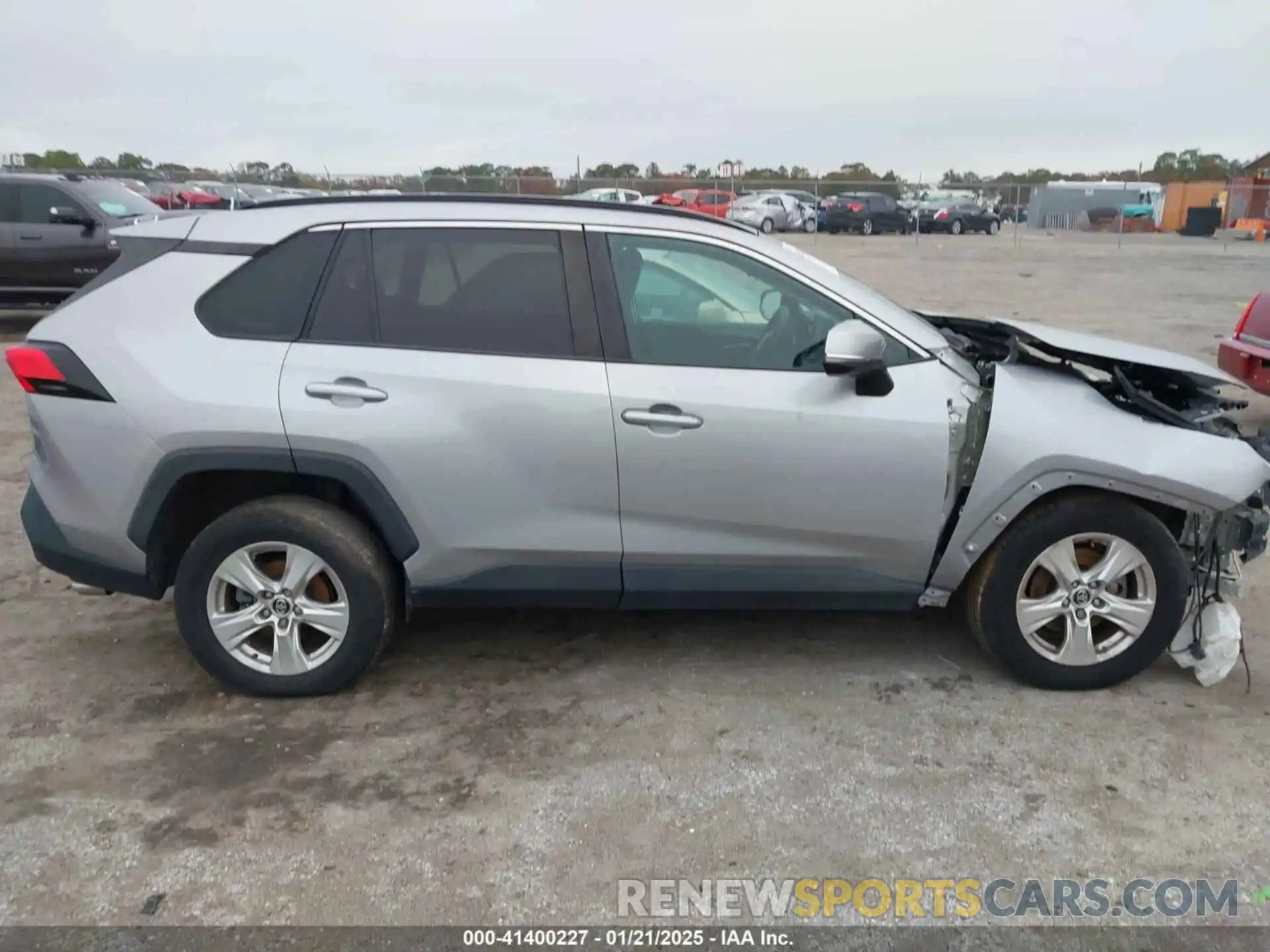 13 Photograph of a damaged car 2T3W1RFVXLC053224 TOYOTA RAV4 2020