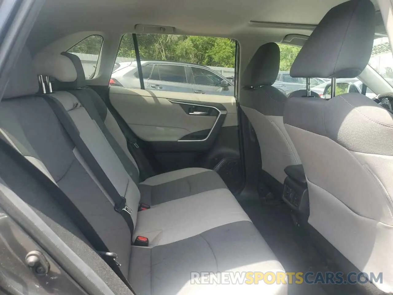 11 Photograph of a damaged car 2T3W1RFVXLC056706 TOYOTA RAV4 2020