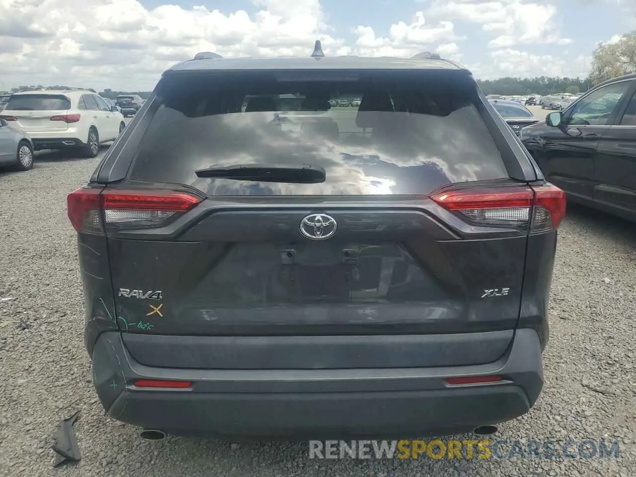 6 Photograph of a damaged car 2T3W1RFVXLC056706 TOYOTA RAV4 2020