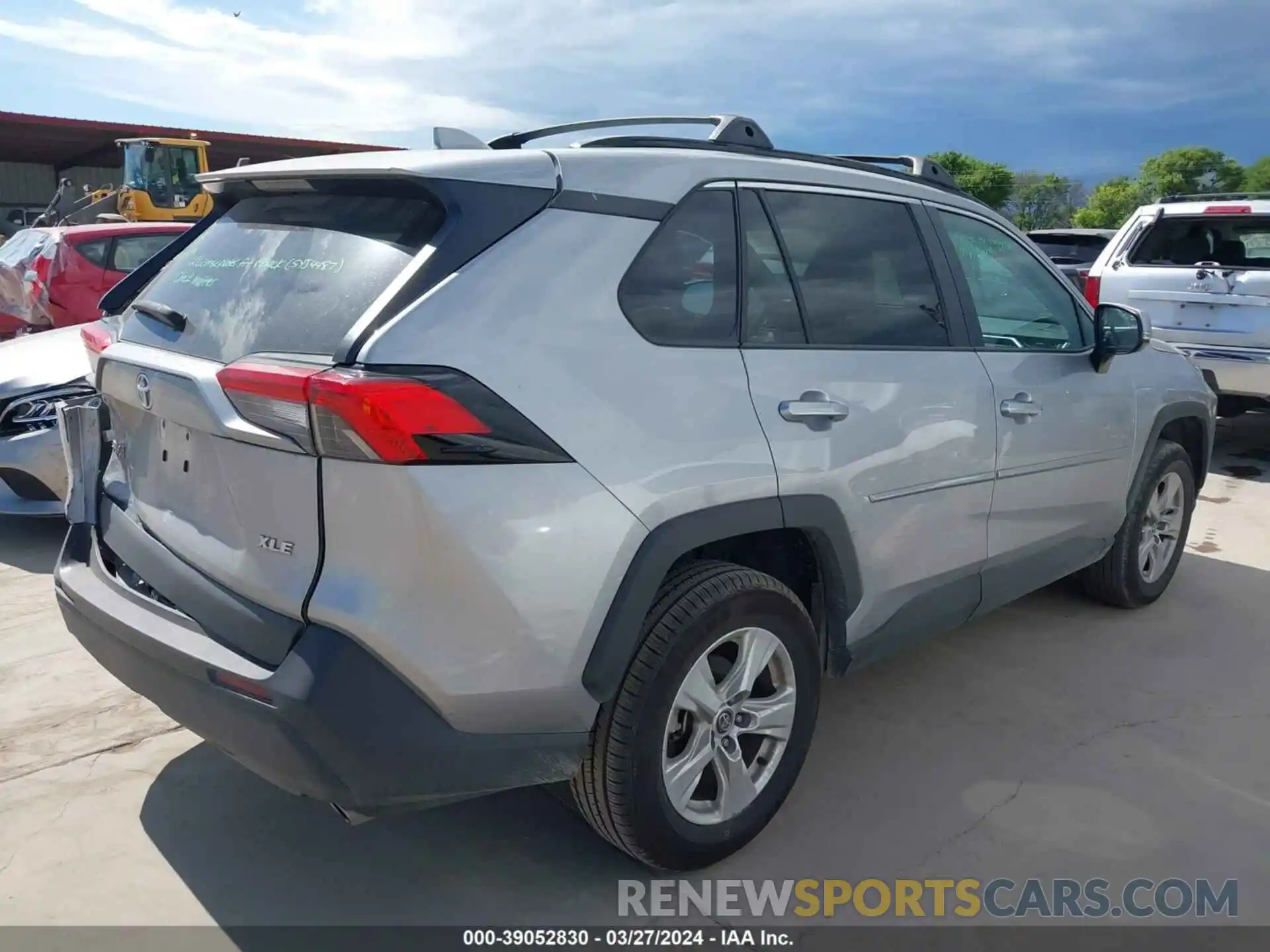 4 Photograph of a damaged car 2T3W1RFVXLC063543 TOYOTA RAV4 2020