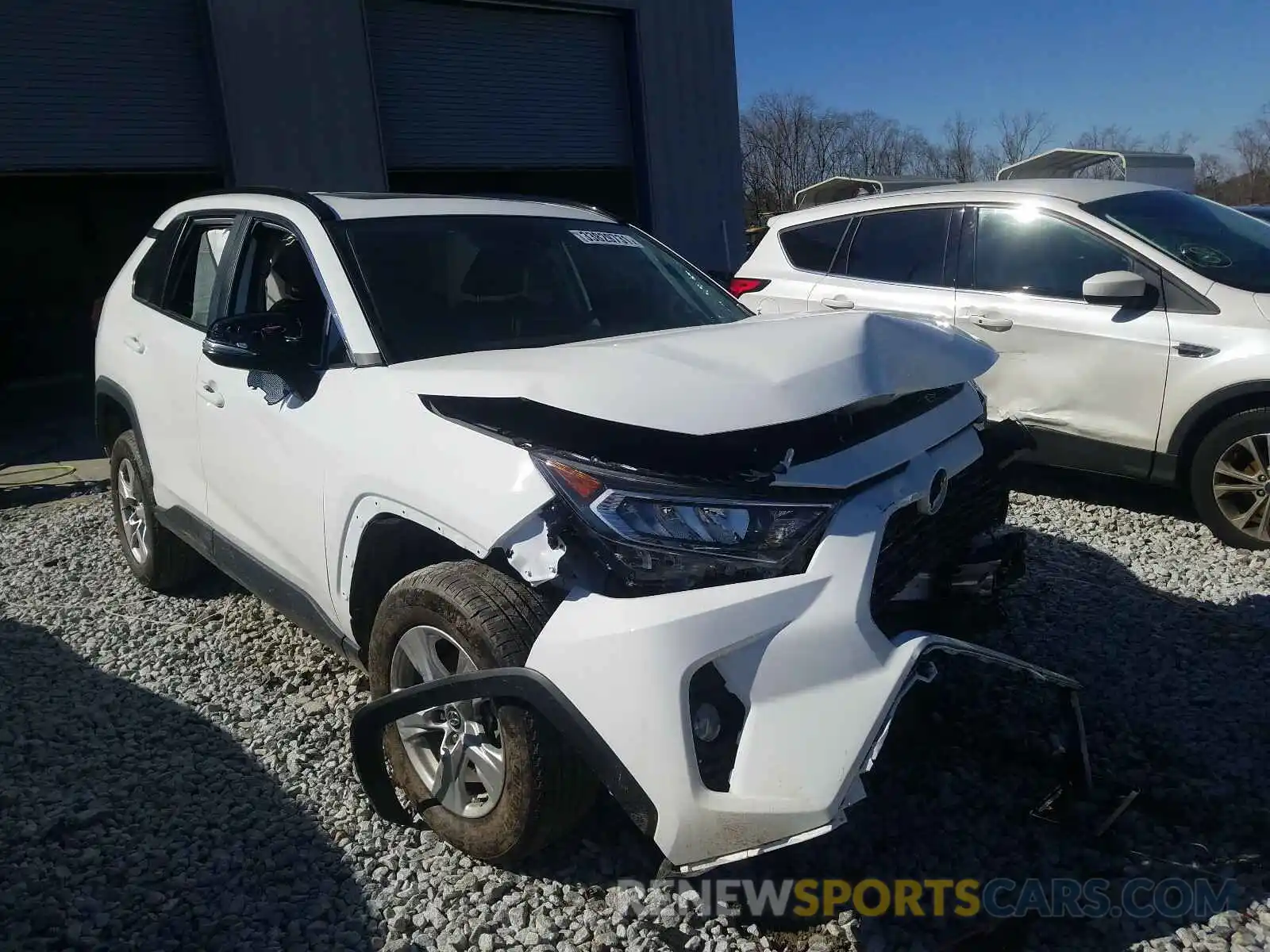 1 Photograph of a damaged car 2T3W1RFVXLC070007 TOYOTA RAV4 2020