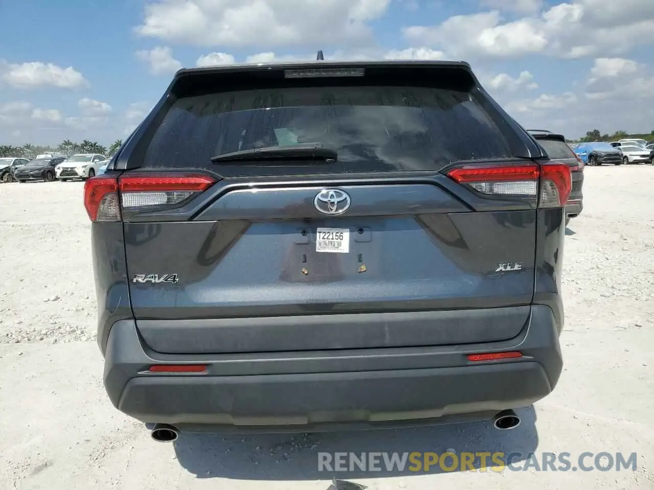 6 Photograph of a damaged car 2T3W1RFVXLC070959 TOYOTA RAV4 2020