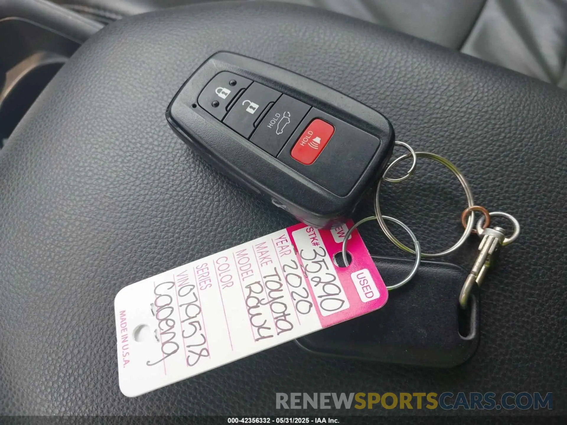11 Photograph of a damaged car 2T3W1RFVXLC079578 TOYOTA RAV4 2020
