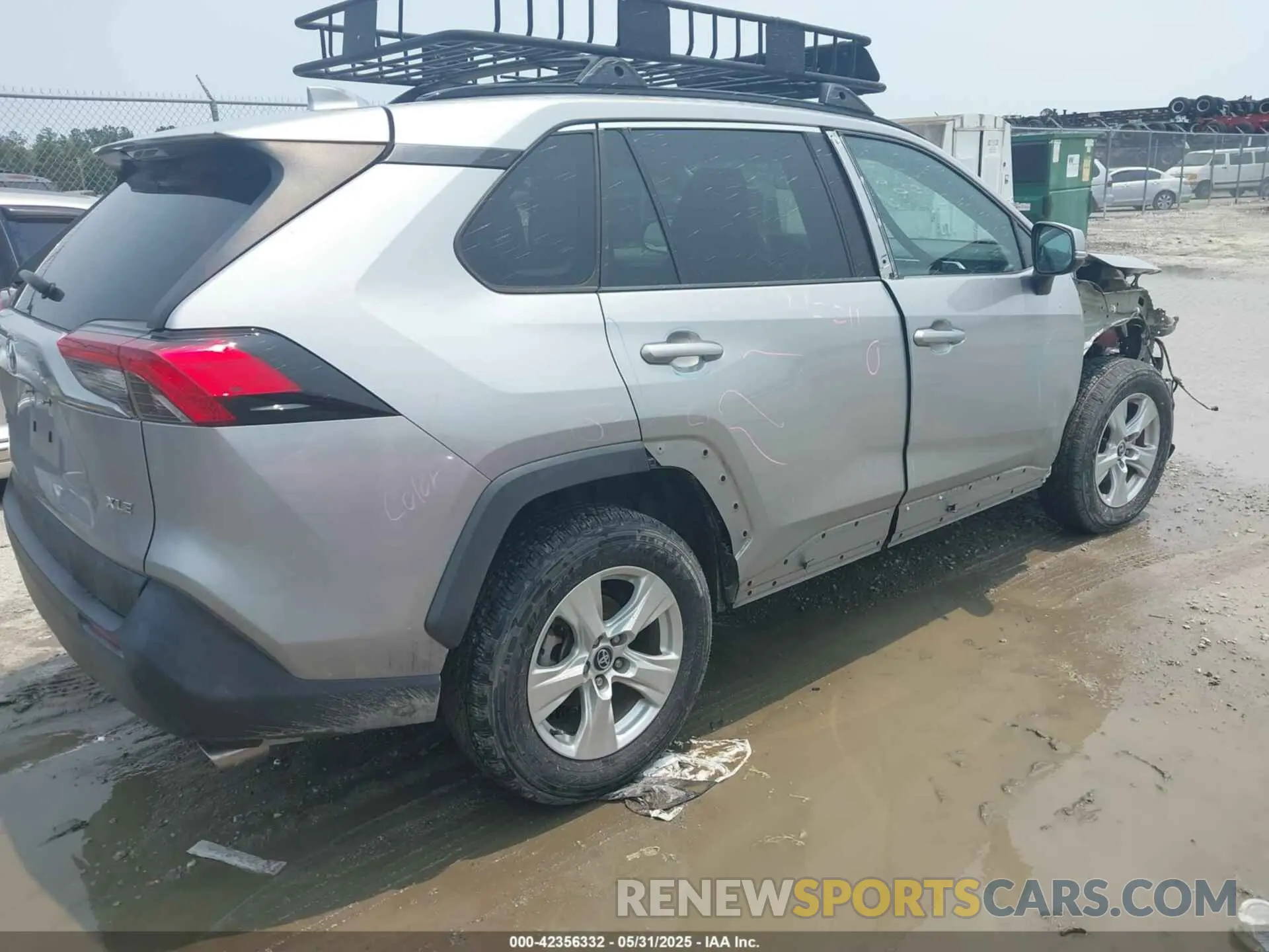 4 Photograph of a damaged car 2T3W1RFVXLC079578 TOYOTA RAV4 2020