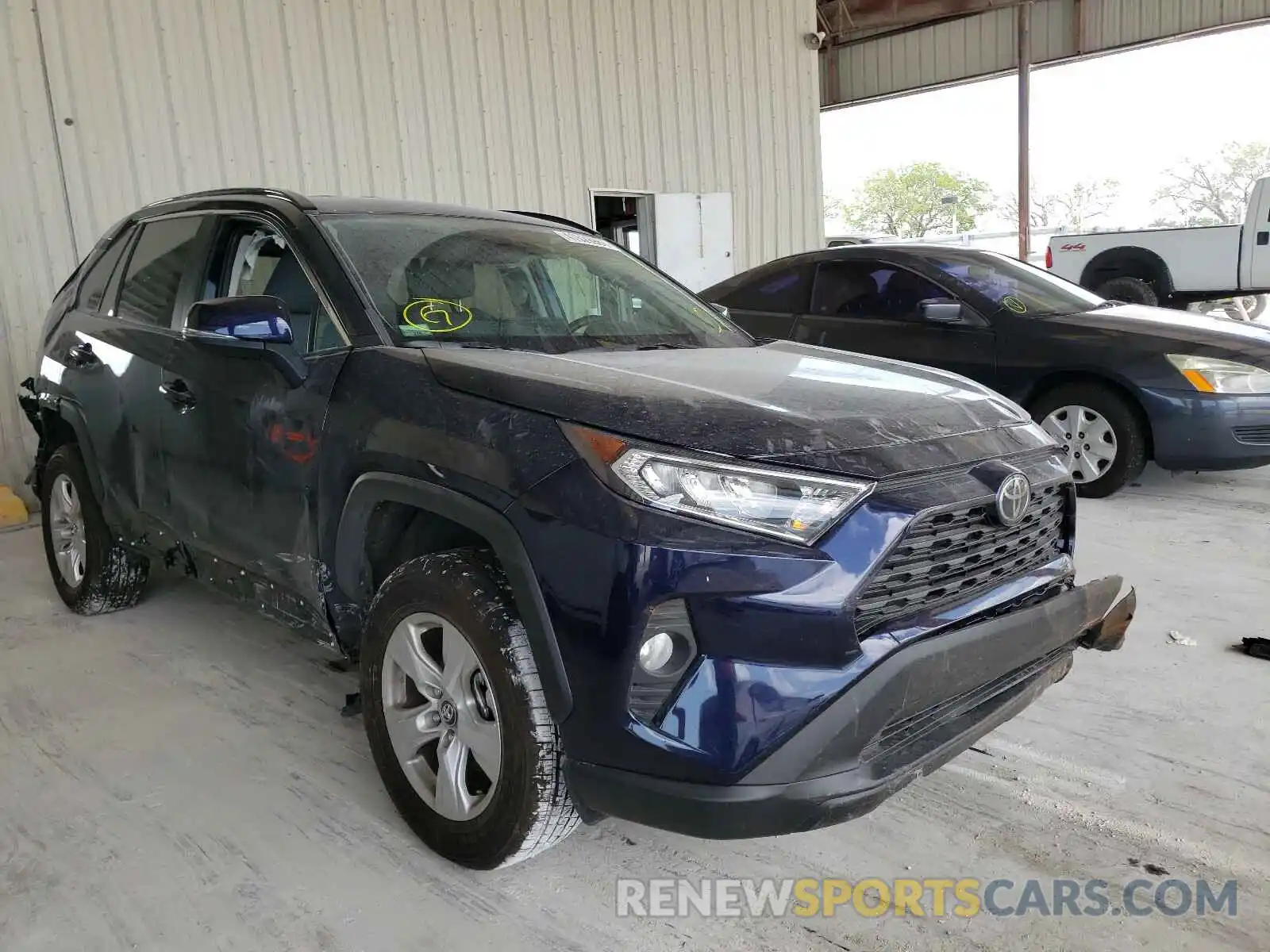 1 Photograph of a damaged car 2T3W1RFVXLC080052 TOYOTA RAV4 2020