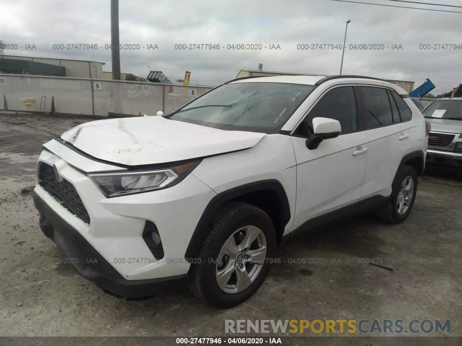 2 Photograph of a damaged car 2T3W1RFVXLW059801 TOYOTA RAV4 2020