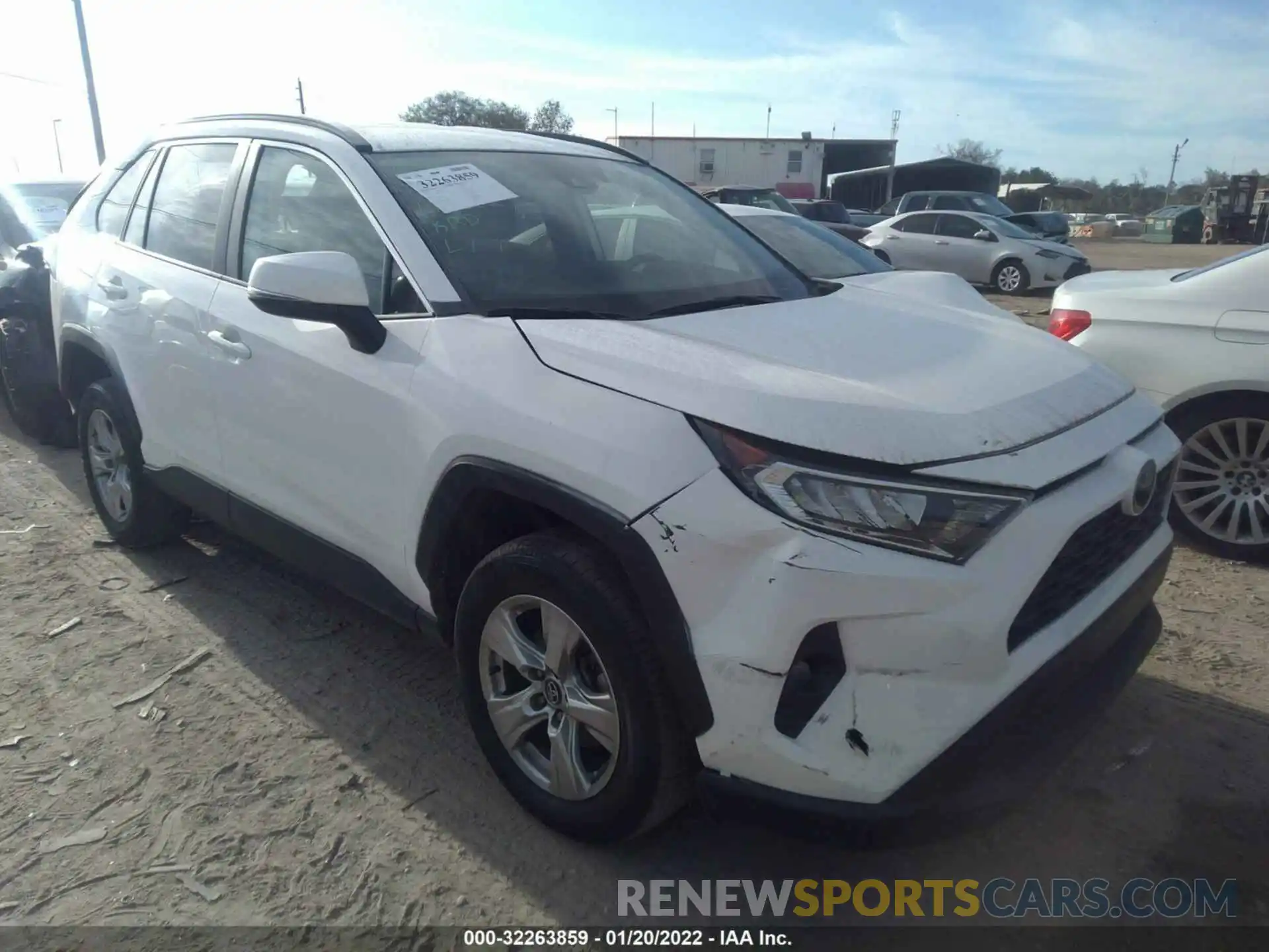 1 Photograph of a damaged car 2T3W1RFVXLW061208 TOYOTA RAV4 2020