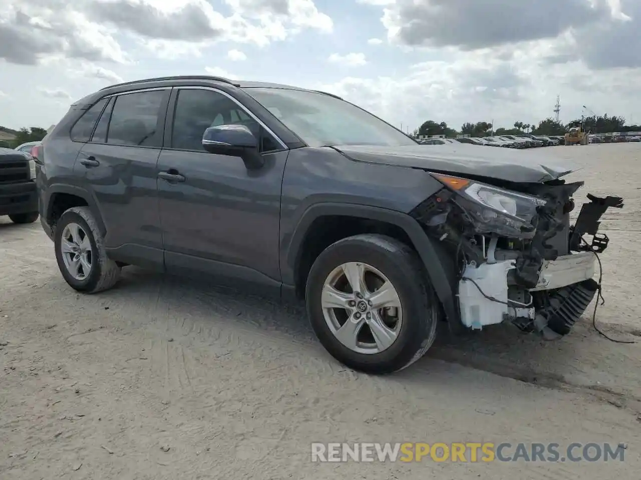 4 Photograph of a damaged car 2T3W1RFVXLW063136 TOYOTA RAV4 2020