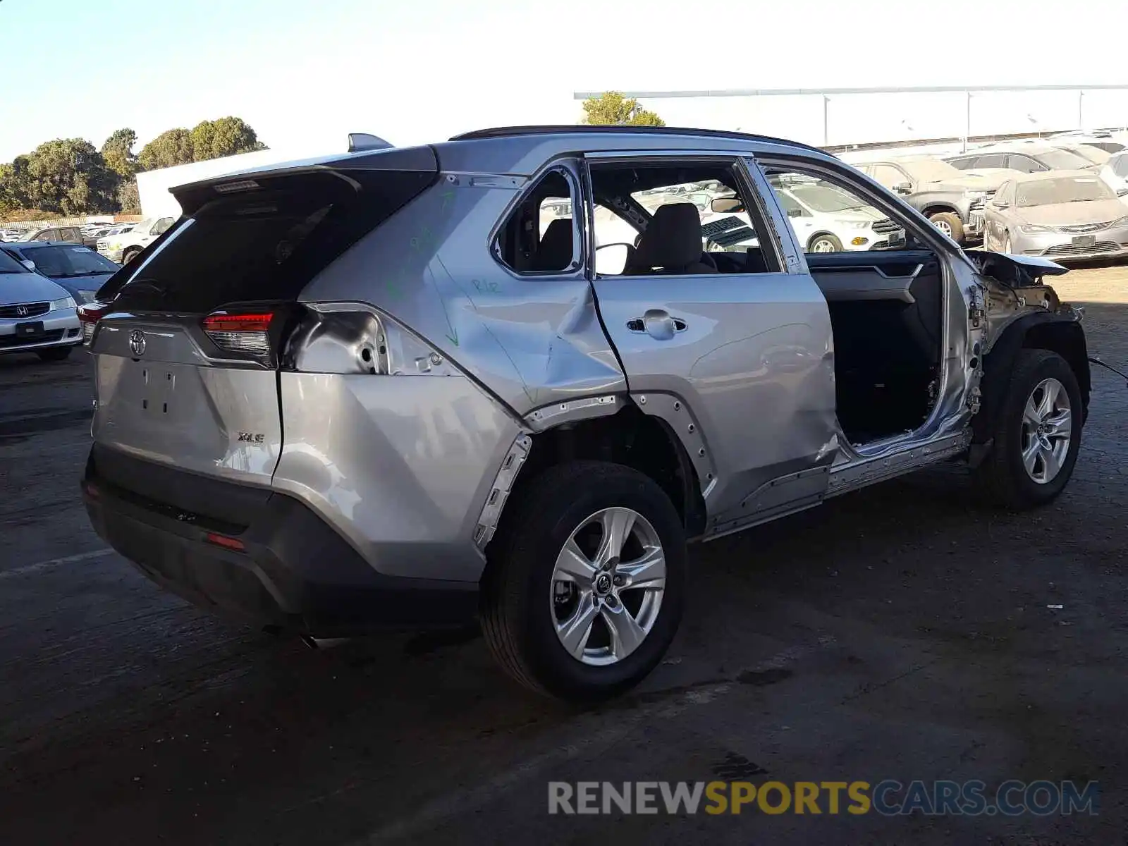 4 Photograph of a damaged car 2T3W1RFVXLW063945 TOYOTA RAV4 2020