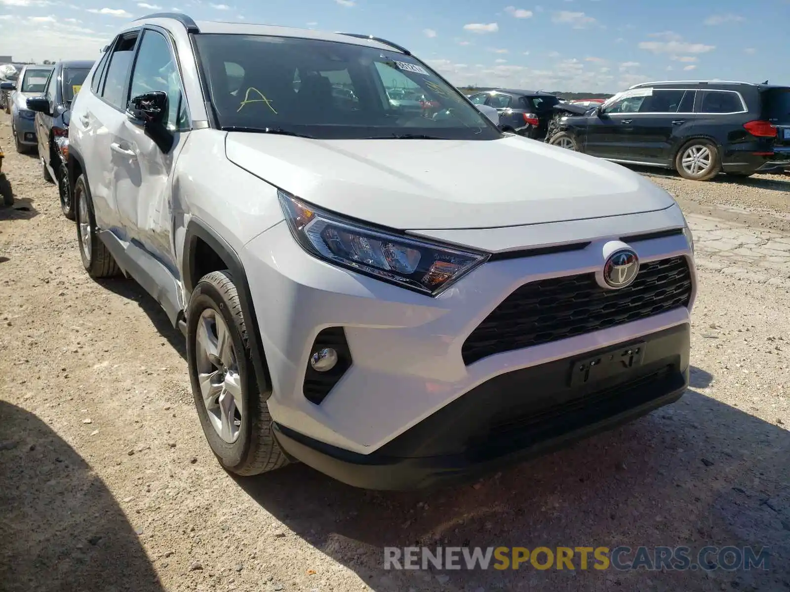 1 Photograph of a damaged car 2T3W1RFVXLW064867 TOYOTA RAV4 2020